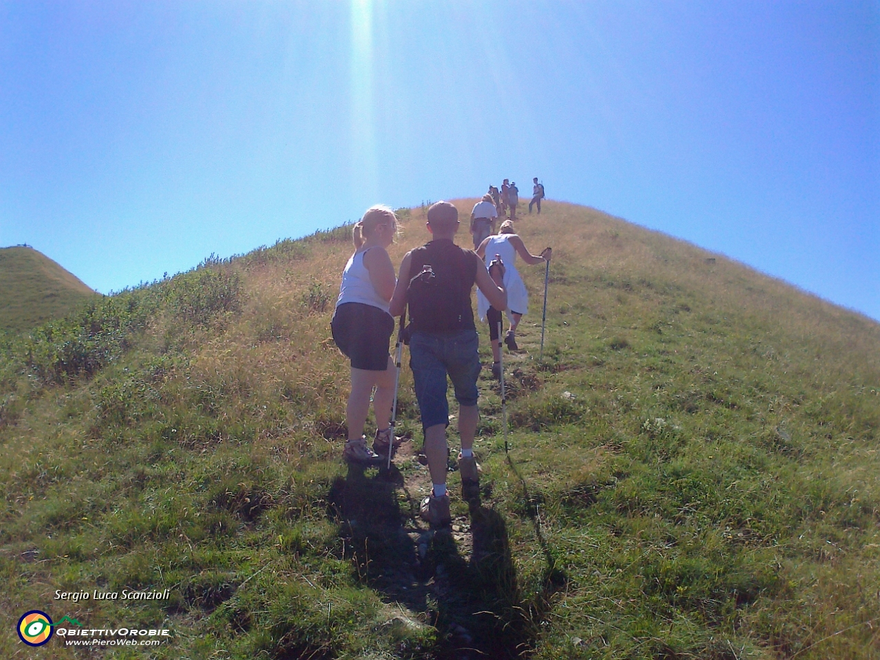 23 Salita verso la cima del Tremezzo.jpg